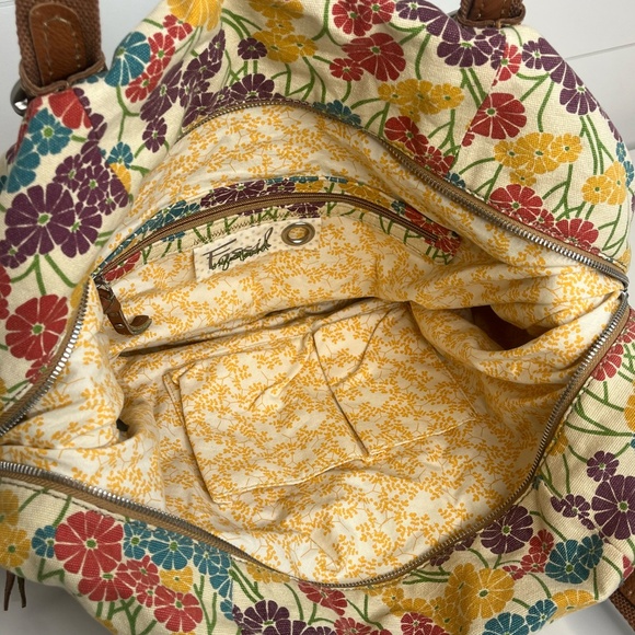 Fossil Travel Bag Floral Design - Picture 5 of 6